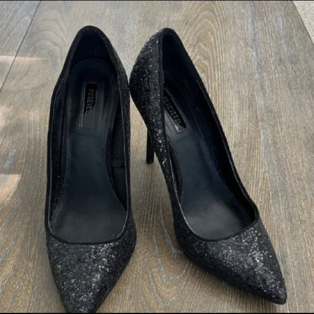 Forever 21 Sparkling Black Heels size 8,5